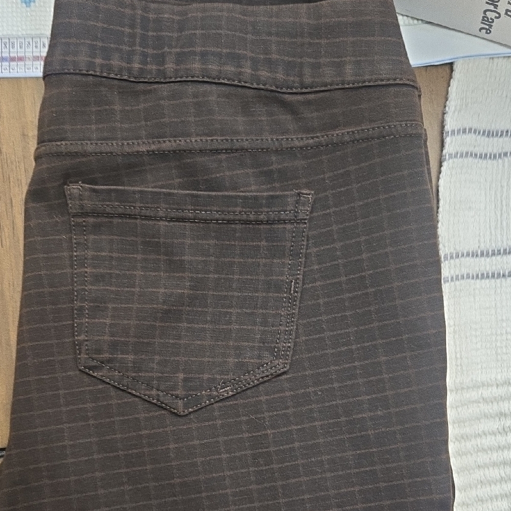 Liverpool Reagan Brown Plaid  Women's Pull On Skinny Pant